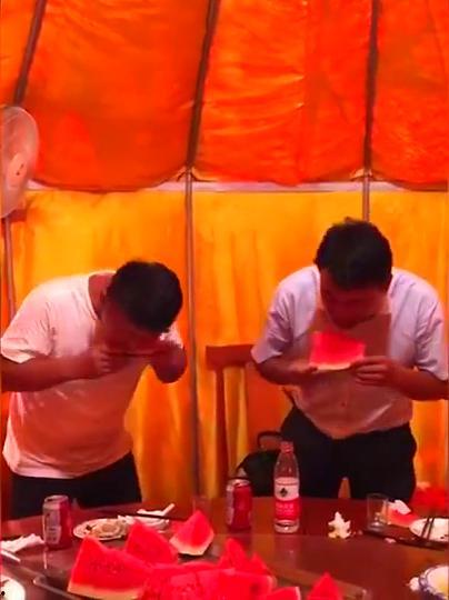 耍赖吃瓜比赛视频